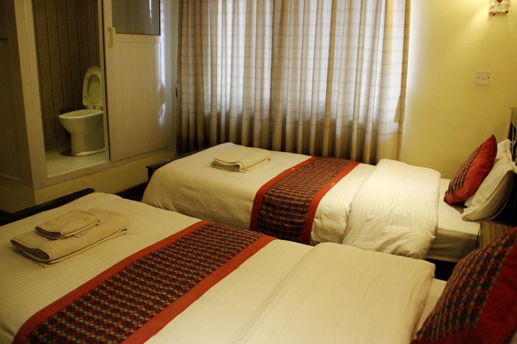Hotel Peace N Park Káthmándú Pokoj fotografie